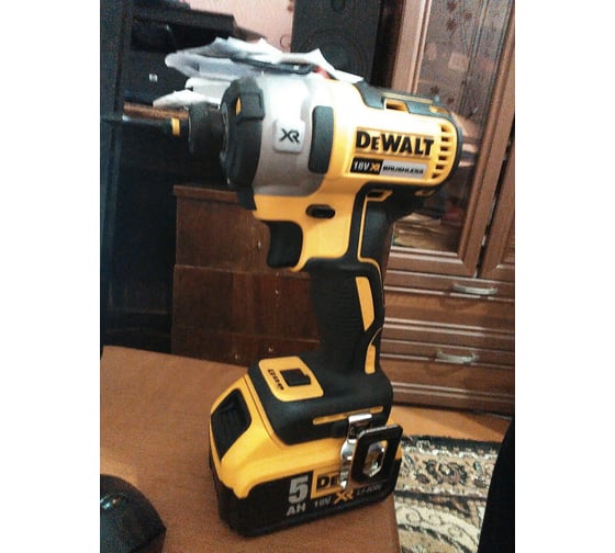Бесщеточный импульсный шуруповерт DEWALT XR DCF887N 188