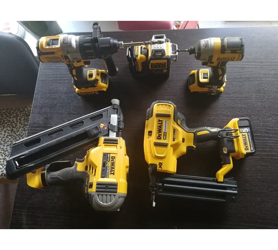 Бесщеточный импульсный шуруповерт DEWALT XR DCF887N 179
