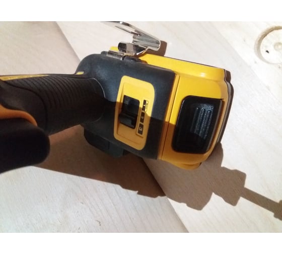 Бесщеточный импульсный шуруповерт DEWALT XR DCF887N 151