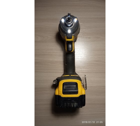 Бесщеточный импульсный шуруповерт DEWALT XR DCF887N 130