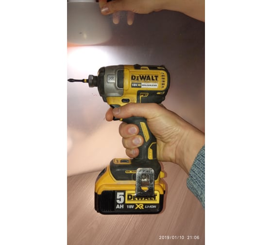 Бесщеточный импульсный шуруповерт DEWALT XR DCF887N 131