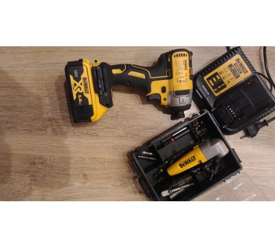Бесщеточный импульсный шуруповерт DEWALT XR DCF887N 115