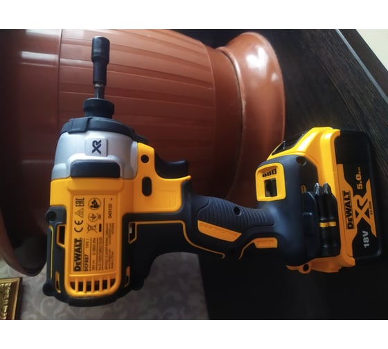 Бесщеточный импульсный шуруповерт DEWALT XR DCF887N 110