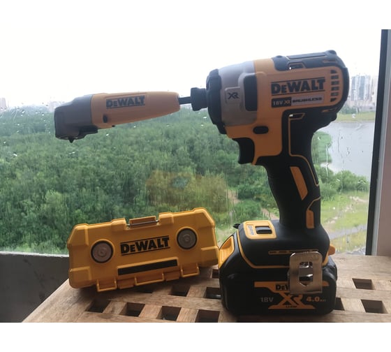 Бесщеточный импульсный шуруповерт DEWALT XR DCF887N 100