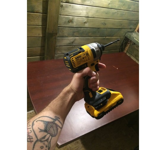 Бесщеточный импульсный шуруповерт DEWALT XR DCF887N 93