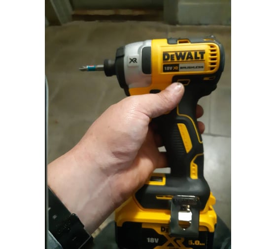 Бесщеточный импульсный шуруповерт DEWALT XR DCF887N 92