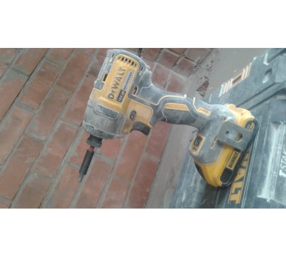 Бесщеточный импульсный шуруповерт DEWALT XR DCF887N 82