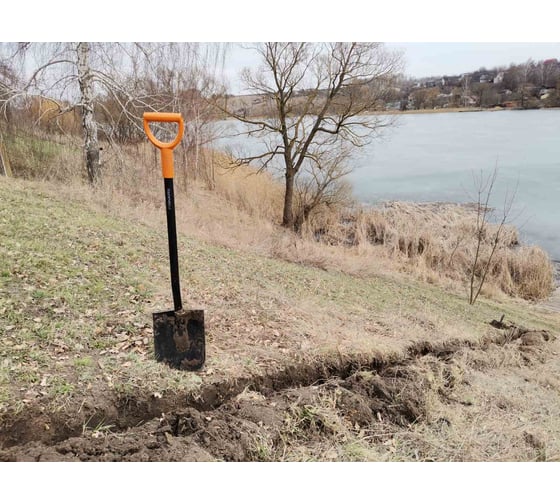 Штыковая лопата FISKARS SolidTM 1026686 24