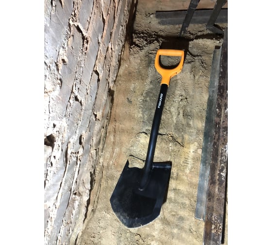 Штыковая укороченная лопата FISKARS SolidTM 1026667 20