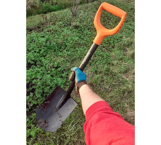 Штыковая укороченная лопата FISKARS SolidTM 1026667 10