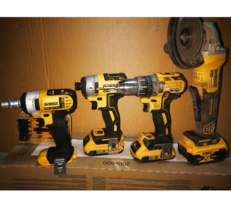 DEWALT 1 2 DCF880N