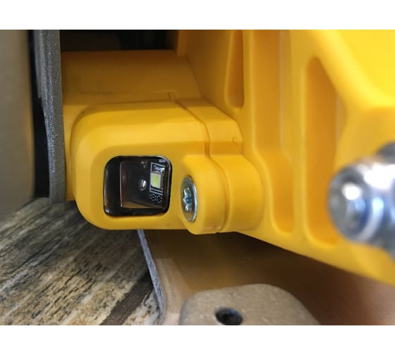 Бесщеточная дисковая пила DEWALT DCS570NT 98