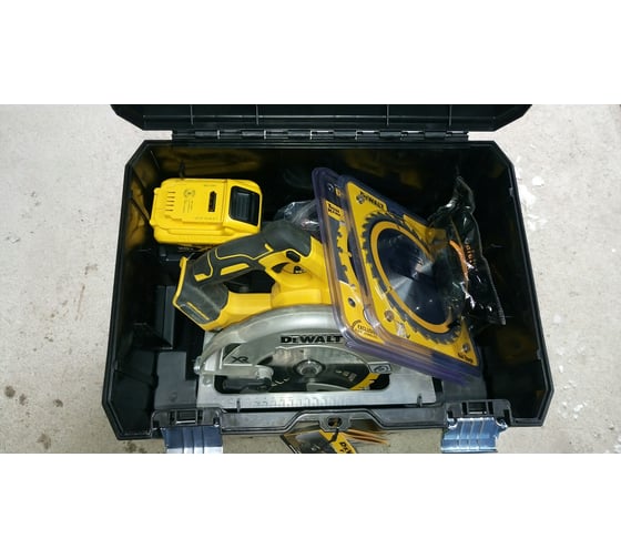 Бесщеточная дисковая пила DEWALT DCS570NT 89