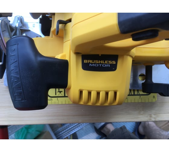 Бесщеточная дисковая пила DEWALT DCS570NT 77