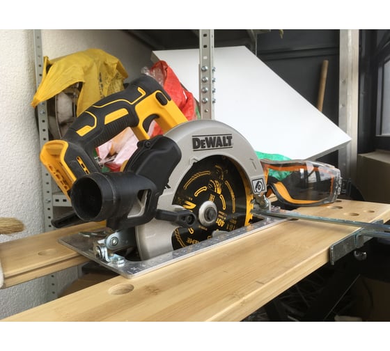 Бесщеточная дисковая пила DEWALT DCS570NT 78