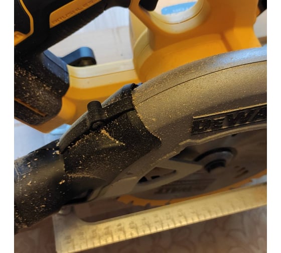 Бесщеточная дисковая пила DEWALT DCS570NT 69