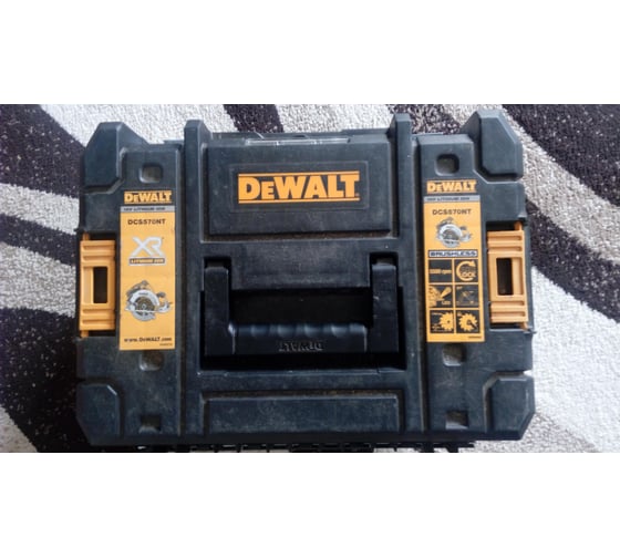 Бесщеточная дисковая пила DEWALT DCS570NT 62