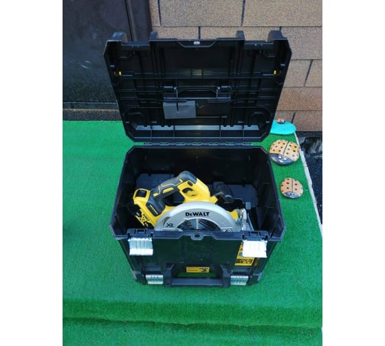 Бесщеточная дисковая пила DEWALT DCS570NT 57