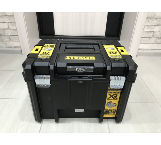 Бесщеточная дисковая пила DEWALT DCS570NT 52