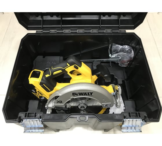 Бесщеточная дисковая пила DEWALT DCS570NT 53