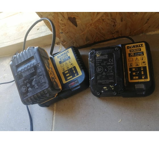 Бесщеточная дисковая пила DEWALT DCS570NT 49