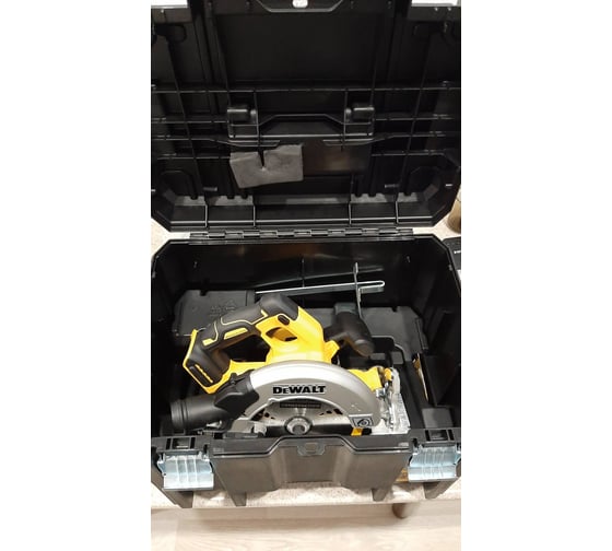 Бесщеточная дисковая пила DEWALT DCS570NT 25
