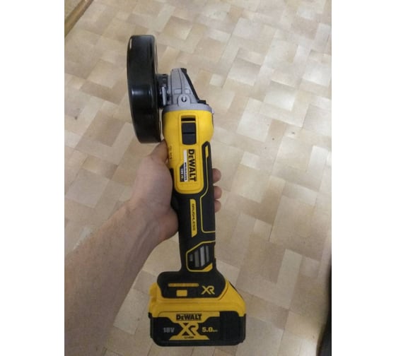 Бесщеточная угловая шлифмашина DEWALT DCG405NT 79