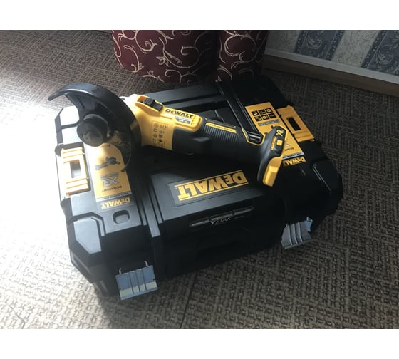 Бесщеточная угловая шлифмашина DEWALT DCG405NT 74