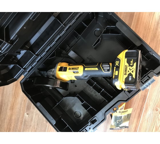 Бесщеточная угловая шлифмашина DEWALT DCG405NT 73