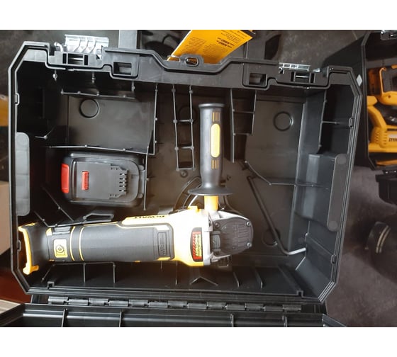 Бесщеточная угловая шлифмашина DEWALT DCG405NT 70