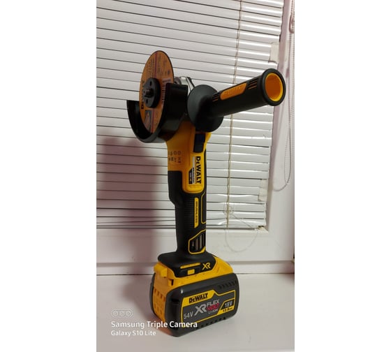 Бесщеточная угловая шлифмашина DEWALT DCG405NT 24