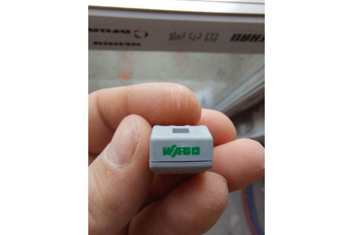  клемма WAGO с рычажком 222-413 3-х проводная 0.08-2.5 мм .