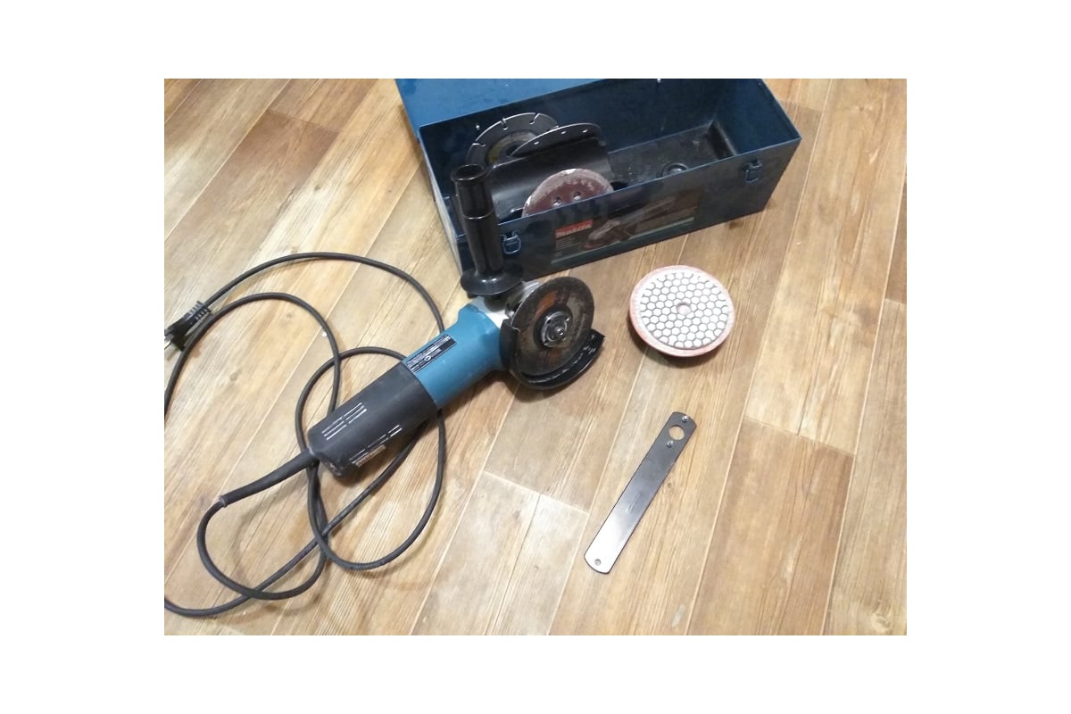 Угловая шлифовальная машина Makita 9565CVR - выгодная цена, отзывы ...