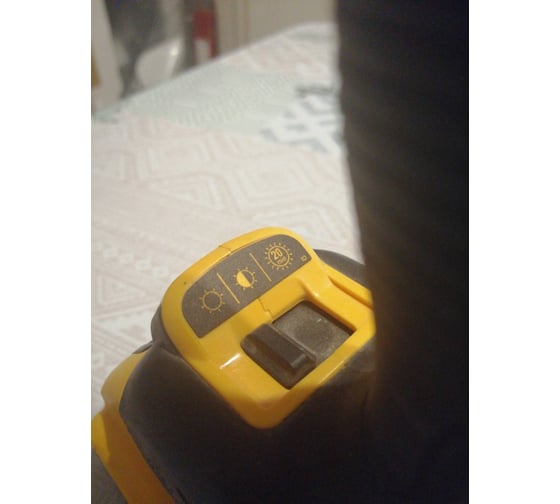Дрель-шуруповерт DEWALT DCD791NT 18