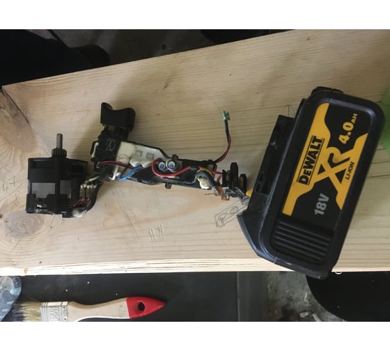 Дрель-шуруповерт DEWALT DCD791NT 16