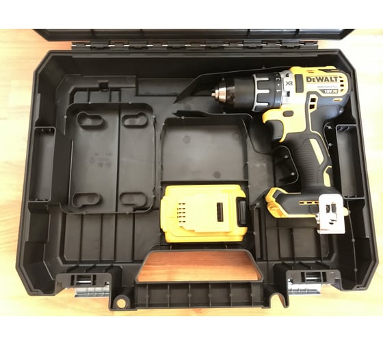 Дрель-шуруповерт DEWALT DCD791NT 16