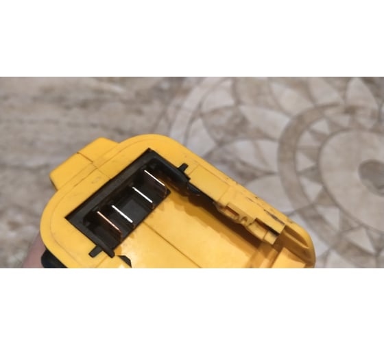 Бесщеточная угловая шлифмашина DEWALT 18 В XR DCG406N 84