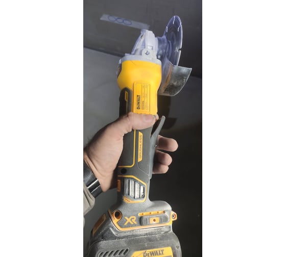 Бесщеточная угловая шлифмашина DEWALT 18 В XR DCG406N 80