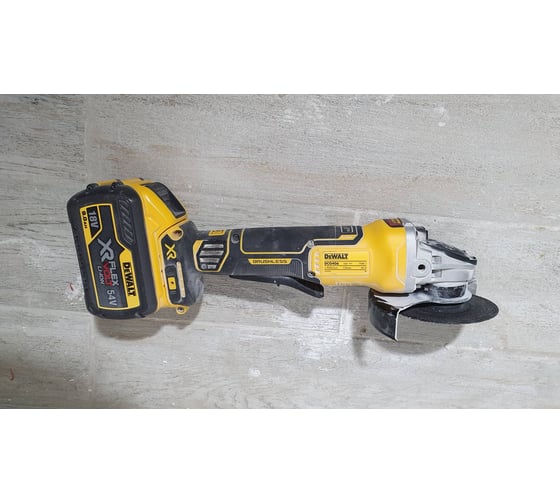 Бесщеточная угловая шлифмашина DEWALT 18 В XR DCG406N 70