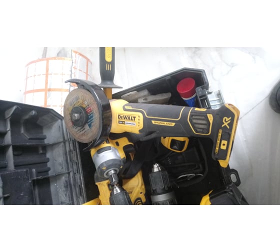 Бесщеточная угловая шлифмашина DEWALT 18 В XR DCG406N 65