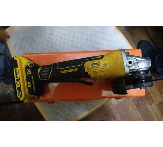 Бесщеточная угловая шлифмашина DEWALT 18 В XR DCG406N 61