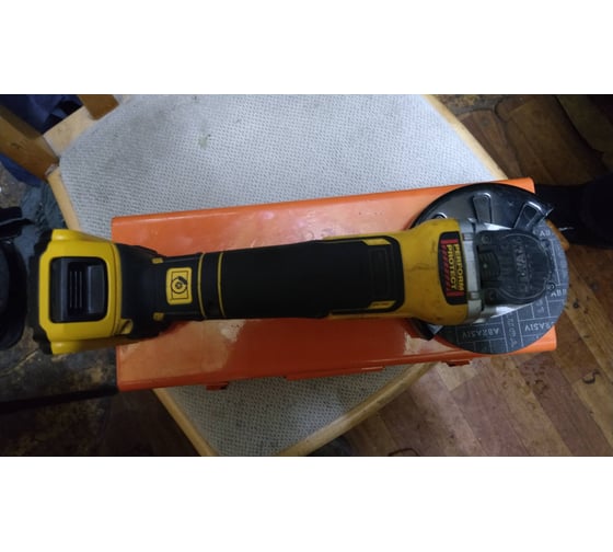 Бесщеточная угловая шлифмашина DEWALT 18 В XR DCG406N 62