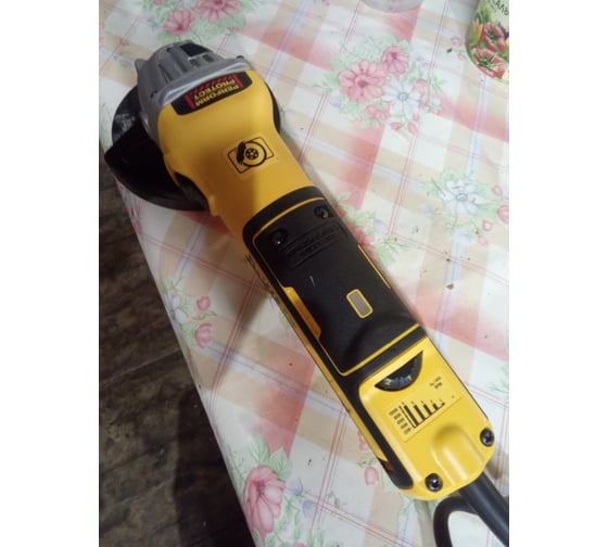 Бесщёточная угловая шлифмашина DEWALT DWE4357-QS 19