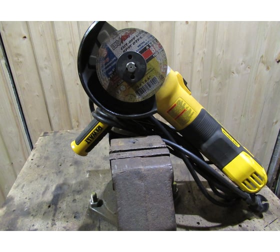 Бесщёточная угловая шлифмашина DEWALT DWE4357-QS 12