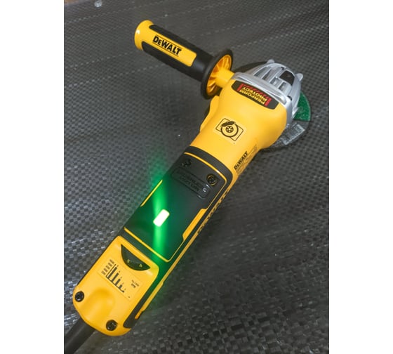 Бесщёточная угловая шлифмашина DEWALT DWE4357-QS 16