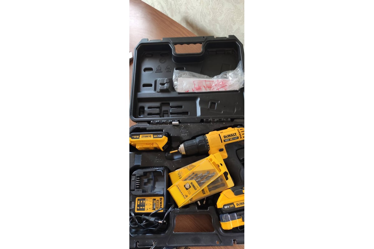 Дрель шуруповерт dewalt 2.0 ач dcd771d2. Dewalt 24v. шуруповёрт деволт 24 вольта. dewalt набор инструментов аккумуляторный перфоратор,ушм, шуруповёрт. набор dewalt шуруповерт и болгарка.