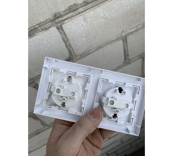 Механизм розетки Schneider Electric 1-м СП ATLAS DESIGN с заземлением, защитные шторки 16А белый ATN000145 8